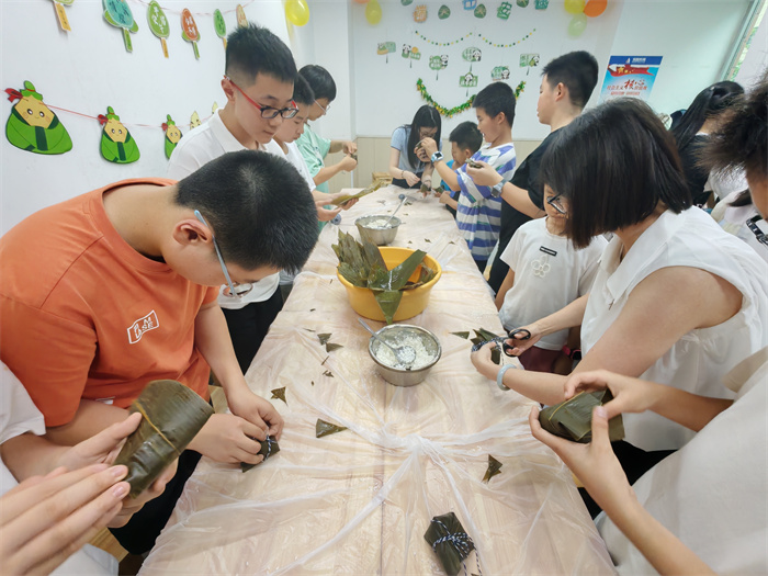 语文组端午节活动《端午粽动员》